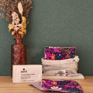 Savon avec lingettes reutilisables et sachet coton