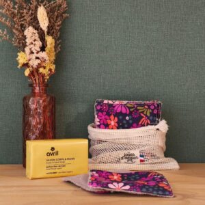 Lingettes réutilsables et savon fleur de tiaré de chez avril